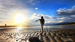 Maroneng Pinrang, Surga Senja di Pantai Terpendek Sulsel