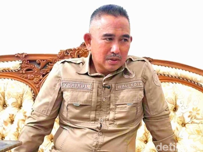 Wali Kota Tarakan dr. Khairul Wali Kota Tarakan, dr. Khairul, menanggapi hasil uji lab Dinas Lingkungan Hidup (DLH) yang menemukan limbah dari PT Phoenix Resources International (PRI) melebihi baku mutu.