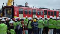 Yang Qiwu, direktur Proyek Metro Jalur Pertama Bogota, menggambarkan peristiwa ini sebagai perwujudan impian warga kota, yang telah menantikan metro sejak tahun 1942 dan sebuah janji dari Wali Kota Bogota saat itu, Carlos Sanz de Santamaria. Foto: REUTERS/Luisa Gonzalez