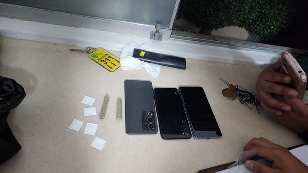 Aparat keamanan Peru menangkap lima tersangka terkait penembakan yang menewaskan staf KBRI Lima, Zetro Leonardo Purba. (X/@PoliciaPeru)