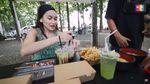 Dukung UMKM,  Ayu Ting Ting Jajan Bakso dan Soto Mie Gerobakan