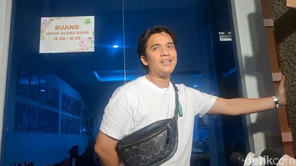 Penjelasan Billy Syahputra soal Orang Tua Vika Kolesnaya Gak Datang ke Indonesia