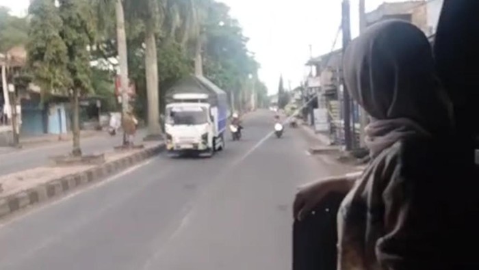 Bumil di Tasikmalaya ngidam naik truk Satpol PP