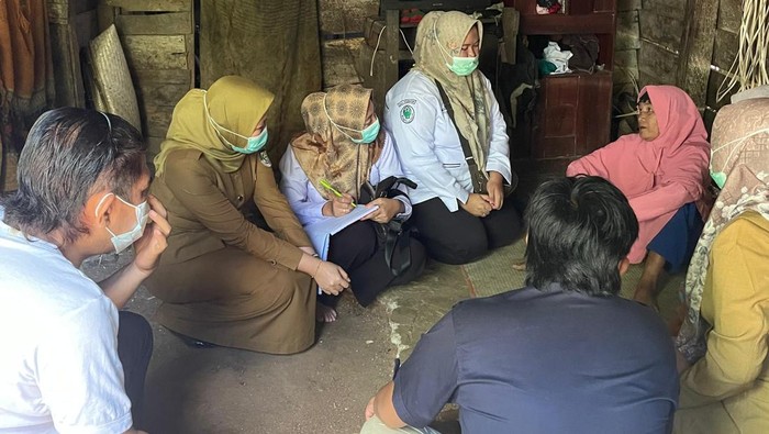 Dinkes Seluma mendatangi rumah balita yang keluar cacing dari mulut dan hidung