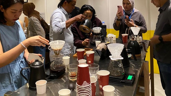 Coffee Experience Vol. 2 - Brewing Stories, Sharing Moments with Ngopi Yuk Community by detikFood