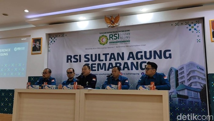 Direktur Utama Rumah Sakit Universitas Islam Sultan Agung, Agus Ujianto di RSI Sultan Agung, Kecamatan Genuk, Kota Semarang, Senin (15/9/2025).