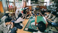 Kampung Wisata Kopi Kluncing juga kerap dijadikan tempat penelitian. Terutama dari kalangan mahasiswa berasal dari perguruan tinggi sekitar, maupun lingkup Jawa Timur.