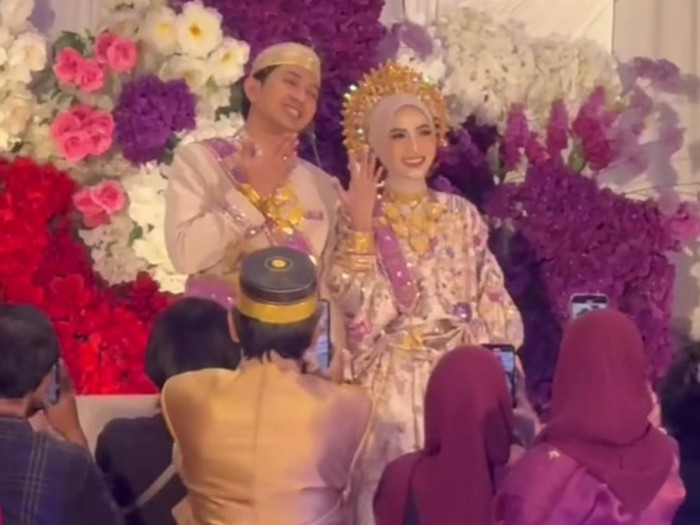 Feby Putri sah menikah dengan Adam Fenrian di Makassar, Minggu (14/9/2025).