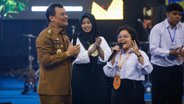 Gubernur Jateng, Ahmad Luthfi, saat memberikan motivasi kepada mahasiswa baru USM.