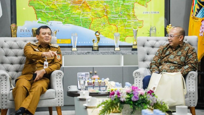Gubernur Jateng, Ahmad Luthfi, saat menerima audiensi Himperra Jateng di Semarang.