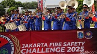 Kompetisi yang berlangsung hingga 18 September ini menjadi ajang uji ketangkasan bagi para petugas damkar.