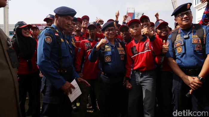 Gubernur DKI Jakarta, Pramono Anung, secara resmi membuka ajang Jakarta Fire Safety Challenger 2025 di Kantor Dinas Pemadam Kebakaran dan Penyelamatan, Jakarta, Senin (15/9/2025). Kompetisi yang berlangsung hingga 18 September ini menjadi ajang uji ketangkasan bagi para petugas damkar.