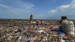 Potret Sampah Menggunung Belasan Meter di TPA Jabon Sidoarjo