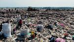 Potret Sampah Menggunung Belasan Meter di TPA Jabon Sidoarjo