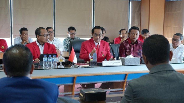 Jajaran pejabat Unhas saat menerima kunjungan Menteri Pendidikan Timor Leste José Honório da Costa Pereira Jerónimo. Dokumen Istimewa