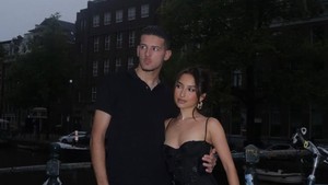 Lewat unggahan foto kedekatan, Jennifer Coppen curhat soal perjalanan cintanya dengan Justin Hubner. Foto: Instagram Jennifer Coppen