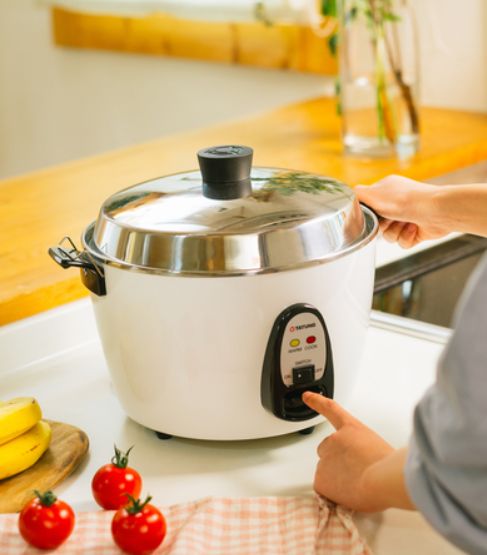 Kasih Rice Cooker Bekas ke Lansia, Petugas Kebersihan Ini Didakwa Korupsi!