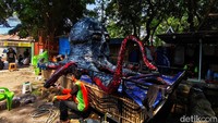 Gurita raksasa dari limbah plastik dijadwalkan tampil di Festival Cinta Lingkungan (Cilung) 2025 pada 28 September mendatang.