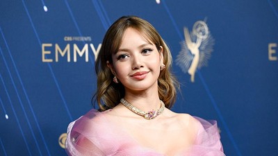 Lisa BLACKPINK Memukau di Emmy Awards 2025