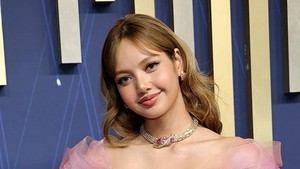 Bagi Lisa, acara ini juga terasa istimewa karena serial The White Lotus meraih 23 nominasi di ajang bergengsi tersebut. Di sana, dia hadir bersama rekan-rekan mainnya, mulai dari Walton Goggins, Natasha Rothwell, hingga Carrie Coon. Foto: Getty Images/Savion Washington