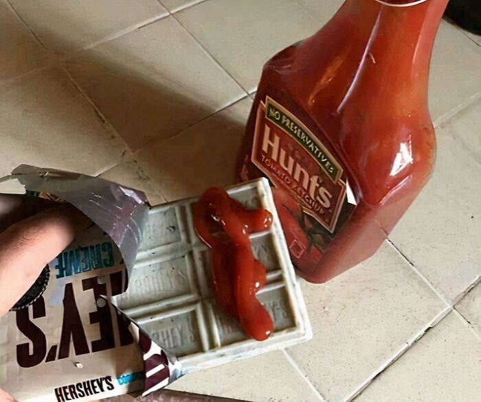 10 Makanan Nyeleneh ala Netizen Disebut sebagai Tindak Kriminal!