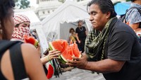 Demonstrasi besar ini menjadi salah satu bentuk solidaritas global yang terus bermunculan di berbagai negara, menekan komunitas internasional agar segera menghentikan kekerasan di Gaza. REUTERS/Toya Sarno Jordan