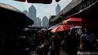 Revitalisasi tersebut belum masuk dalam anggaran Kementerian Perdagangan.   
