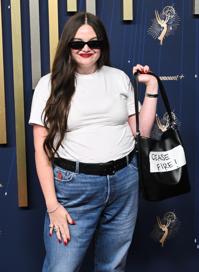 Namun, bagi Stalter, penampilan itu bukan sekadar pernyataan fashion. Ia menegaskan pentingnya memanfaatkan panggung besar untuk isu kemanusiaan. Secara tegas, Statler mendukung perdamaian di Palestina.  Foto: Getty Images/Emma McIntyre