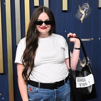 Namun, bagi Stalter, penampilan itu bukan sekadar pernyataan fashion. Ia menegaskan pentingnya memanfaatkan panggung besar untuk isu kemanusiaan. Secara tegas, Statler mendukung perdamaian di Palestina.  Foto: Getty Images/Emma McIntyre