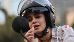 Perempuan Iran Menjawab Stigma, Nekat Mengendarai Sepeda Motor Tanpa SIM