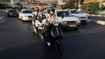 Perempuan Iran Menjawab Stigma, Nekat Mengendarai Sepeda Motor Tanpa SIM