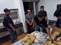 Video: Momen Polisi Gerebek Gudang Dolar AS Palsu di Kalibata
