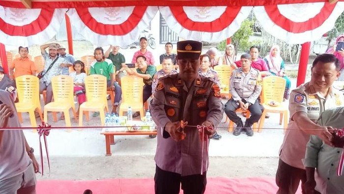 Polres Dumai meresmikan Pos Satkamling untuk meningkatkan keamanan.