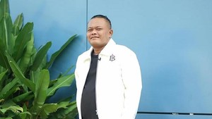 Bonus mingguan dan langganan TikTok jadi pendapatan tambahan kalau Sule rajin live. Foto: Instagram @ferdinan_sule