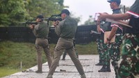 Panglima Kogabwilhan III Letjen TNI Bambang Trisnohadi membuka Trisula Open Championship 2025 di Timika. Kejuaraan ini juga memperingati HUT Kogabwilhan III ke-6.  
