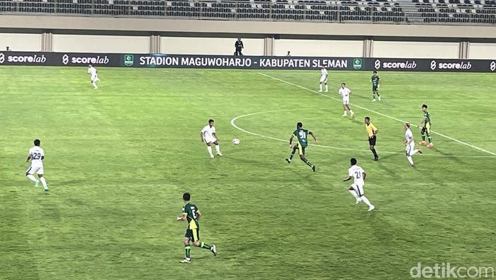 Laga PSS Sleman vs Persiba Balikpapan di Stadion Maguwoharjo, Sleman, Senin (15/9/2025).