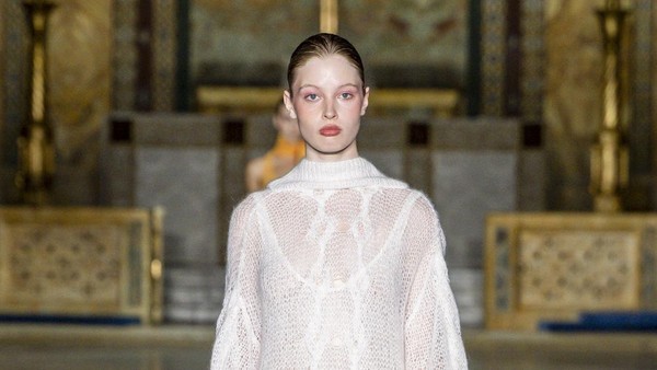 Foto: Putri Elon Musk Melenggang di NYFW, Angkat Isu Hak Transgender