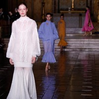 Wilson sempat menjadi sorotan publik setelah menegur balik sang ayah di media sosial karena tindakan deadnaming, menyebut nama lahir seseorang transgender yang sudah tidak lagi digunakan. (Foto: Taylor Hill/WireImage)