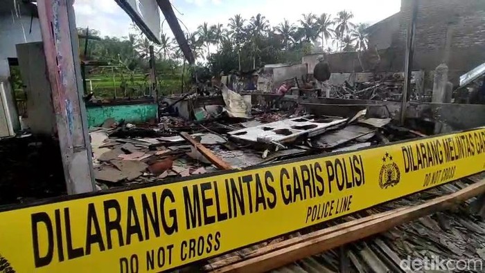 Sejumlah bangunan hangus terbakar di Tasikmalaya