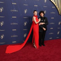 Selena Gomez didampingi tunangannya, Benny Blanco menghadiri Emmy Awards 2025 yang digelar di Peacock Theatre, Los Angeles, Amerika Serikat, Minggu (14/9/2025) malam.Foto: Maya Dehlin Spach/WireImages