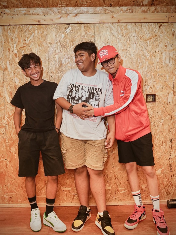 Sukses Lancar Rejeki, band pop punk baru yang mencuri perhatian.