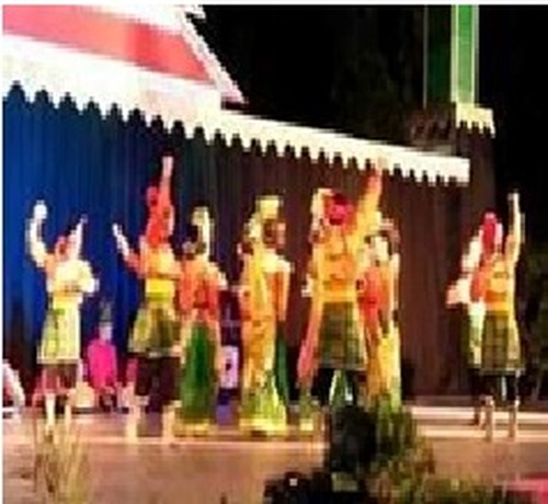 Tari Tanak Mulir dari Sumbawa, NTB. (Foto: Dok. kebudayaan.sumbawakab.go.id)