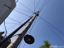 Unik! Ada 4 Tiang Listrik Kayu di Kotagede yang Masih Berfungsi hingga Kini