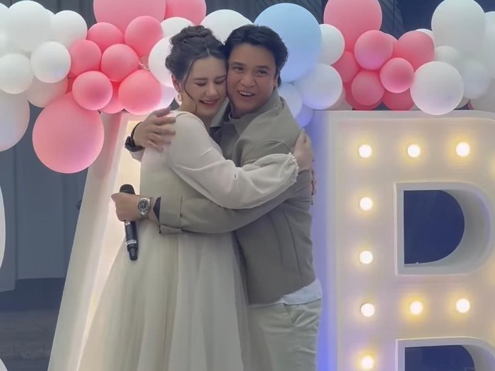Vika Kolesnaya dan Billy Syahputra Gender Reveal Vika Kolesnaya.