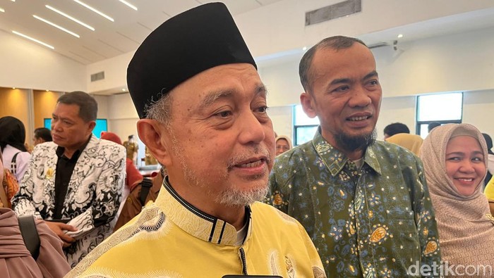 Wakil Ketua DPD RI Tamsil Linrung saat kunjungan kerja di SMAN 17 Makassar.