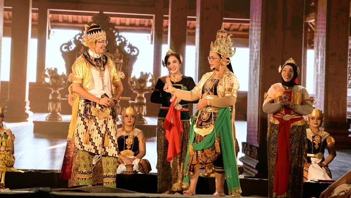 Warga Antusias Tonton Wayang Orang on The Street di Kota Lama Semarang