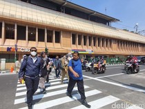Video Stasiun Cikini Uji Coba Pelican Crossing, Begini Aktivitasnya