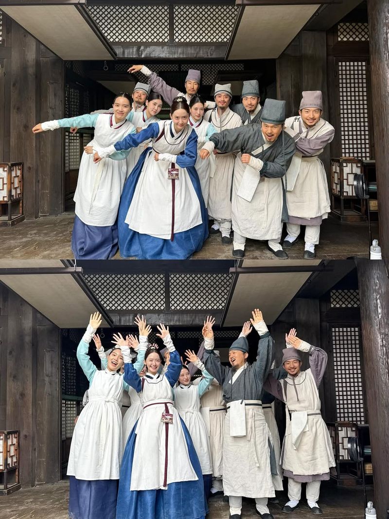Foto behind-the-scene (BTS) drama Korea Bon Appétit, Your Majesty dibagikan Yoona lewat Instagram.
