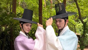 Yoona bareng Lee Chae Min, pemeran Raja Yi Heon. (dok. Instagram @yoona__lim)