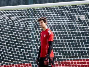 Senne Lammens Bikin Kiper Veteran Man United Terkesan